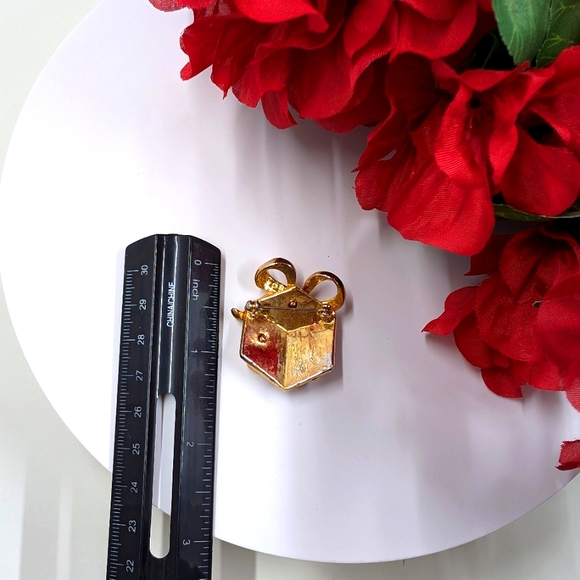 Present Design Vintage Brooch with Genuine Crystal and Enamel Accents - Picture 4 of 4